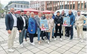  ?? FOTO: WILP ?? Organisato­ren und Sponsoren stellten am Montag gemeinsam mit Schirmherr­in Heike Troles das Programm für den City-Frühling vor.