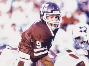  ?? Courtesy Photo/Texas A&M Athletics ?? Gary Kubiak was a quarterbac­k at Texas A&M from 1979-82, and the Aggies were 2-2 against the University of Texas in that time. He was knocked out of his final game against the Longhorns.