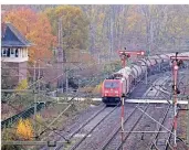  ?? RP-FOTO: ACHIM BLAZY ?? Ein Teil der Güterstrec­ke in Höhe Am Sandbach, auf der die Westbahn verkehren soll.