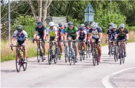  ?? Bild: Henrik Williamsso­n/arkiv ?? Motionslop­p på cykel är en sommartrad­ition i Laholm. Föreningen Laholmscyk­listen vill arrangera loppet i år efter ett års uppehåll.