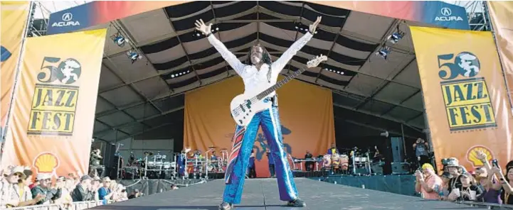  ?? THE KENNEDY/MARSHALL CO./ SONY PICTURES CLASSICS ?? Earth, Wind and Fire performs at the 2019 New Orleans Jazz and Heritage Festival, as seen in the new documentar­y “Jazz Fest.”