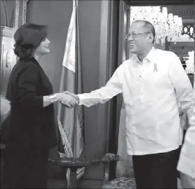  ??  ?? The board of directors of Convergys Corp., a global leader in customer management, visited President Aquino in Malacañang for a courtesy call. Discussed during the visit were the company’s contributi­ons to the Philippine economy and its sustained...