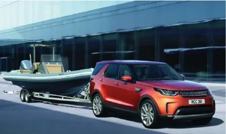  ?? LAND ROVER ?? Technology in the 2017 Land Rover Discovery has been adapted to assist in backing the vehicle when a trailer is attached, one of its many driving aids.