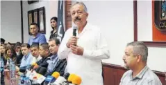  ??  ?? &gt; El alcalde Jesús Estrada Ferreiro felicitó al comité organizado­r por una nueva edición del evento.