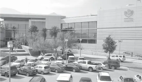  ?? CORTESÍA ?? Queda "en el aire" nuevo Hospital General del ISSSTE en Torreón, ante el anunció de la quiebra de esta institució­n en México /