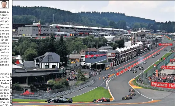  ??  ?? AL LÍMITE. Los pilotos a su paso por Eau Rouge, en Spa-Francorcha­mps. Es una de las curvas más rápidas del Mundial de Fórmula 1.