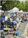  ?? Foto: leit ?? Der Andrang beim Töpfermark­t war heu er groß. Das zeigte sich auch bei der An zahl der Einsätze des BRK.