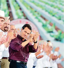  ??  ?? UNIDAD. El presidente Peña Nieto inauguró en Tepic el 78 Congreso de la CNC, ayer.