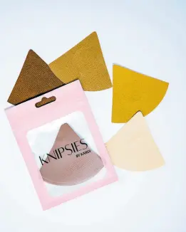  ?? ?? Knipsies by Kandi are intended to mimic the shape of the traditiona­l carnival wire bras to ensure full but subtle coverage.