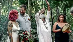  ??  ?? Jacqueline and Doug married in a Mayan ceremony performed by a shaman.
