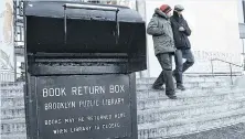  ?? AFP-GETTY IMAGES ?? Con la apertura de algunas biblioteca­s ahora se dará la oportunida­d de devolver los libros prestados sin tener que pagar las multas.