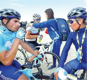  ?? M0VISTAR TEAM / BETTINI PHOTO ?? Landa conversa con Nairo Quintana antes del entreno en la jornada de descanso con Valverde al fondo