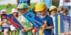  ?? Archivfoto: Bernhard Weizenegge­r ?? Die meisten Fördergeld­er des Landes flossen im vergangene­n Jahr in Betreuungs­plät  ze. In Scheppach startete beispielsw­eise im Sommer der Anbau einer Kinderkrip­pe an den Kindergart­en St. Ulrich.