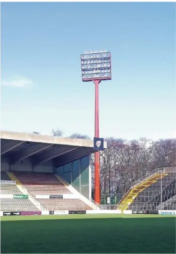  ?? FOTO: THS ?? Die Grotenburg ist nicht Drittliga-tauglich. Ein Mängel: das Flutlicht.