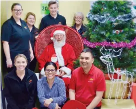  ??  ?? The team at Office Choice Warragul met with Santa recently to discuss his Christmas shopping needs. From left, at rear, Michelle Fleming, Alison Pearce, Daniel Masters, Jane Caddie. From left in front: Sarah Hams, Thu Hoang and John Mai.