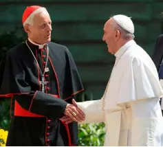  ??  ?? UNDER PRESSURE: Cardinal Donald Wuerl, the Archbishop of Washington, and Pope Francis at a meeting in 2015