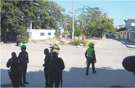  ?? ARCHIVO ?? Agentes de la Policía verifican una alerta de un supuesto atentado en la Ciudadela