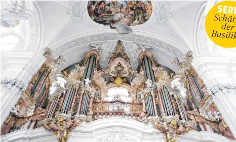  ?? FOTO: JULIA MARRE ?? Eine Besonderhe­it der Gabler-Orgel in der Basilika ist, dass ihre Pfeifen um sechs Fenster herum gruppiert sind, sodass dem barocken Kirchenrau­m keinerlei Licht geraubt wird.