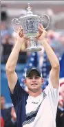  ?? AP FILE ?? Andy Roddick hoists his only Grand Slam trophy at the 2003 US Open. He will be inducted into the Internatio­nal Tennis Hall of Fame on July 22.