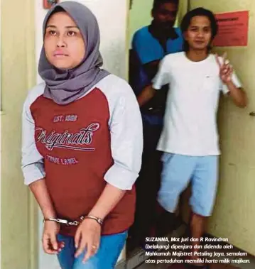  ??  ?? SUZANNA, Mat Juri dan R Ravindran (belakang) dipenjara dan didenda oleh Mahkamah Majistret Petaling Jaya, semalam atas pertuduhan memiliki harta milik majikan.