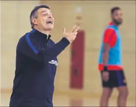  ?? FOTO: PEP MORATA ?? Xavi Pascual, paréntesis Barça unos días, para dirigir a la selección de Rumanía