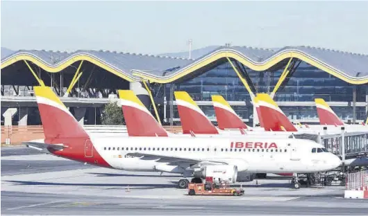  ?? GUSTAVO VALIENTE / EUROPA PRESS ?? Aviones de Iberia en el aeropuerto Adolfo Suárez Madrid-Barajas, a principios de enero.