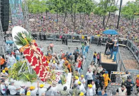  ?? FIRMA FOTO / EXPRESO ?? Procesión. La del Cristo del Consuelo es una de las más grandes del país.