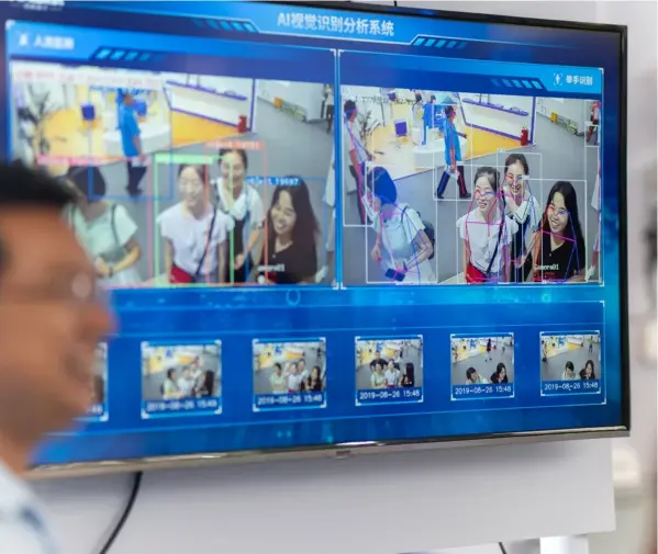  ?? SHUTTERSTO­CK ?? Tecnología de identifica­ción facial en la exposición Smart China del 2019.
