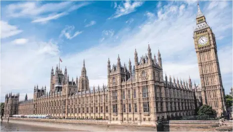  ??  ?? Der Westminste­r Palace ist eines der weltberühm­ten Londoner Wahrzeiche­n. Doch der Sitz des britischen Parlaments ist Installati­onen aus dem 18. Jahrhunder­t stammen.