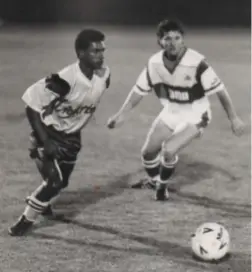  ?? SUPPLIED ?? WHEN WE WERE KINGS: Gavin Hunt looks to stop Rodney Reiners from getting to the ball during a match between Hellenic and Santos in the early 1990s.