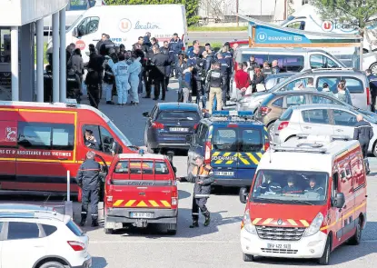  ?? Reuters ?? El terrorista se atrincheró en un supermerca­do antes de ser abatido