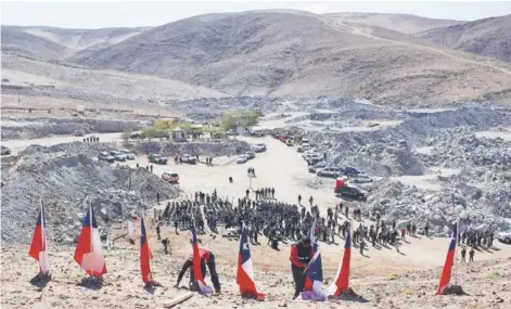  ??  ?? ► A ocho años de ocurrido el derrumbe en la mina San José, el Fisco deberá indemnizar a 31 mineros.