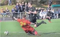  ?? RP-FOTO: STEPHAN KÖHLEN ?? Rafaelle Lavalle erzielt hier die Hildener 1:0-Führung.