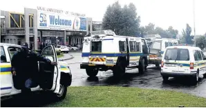  ?? /KABELO MOKOENA ?? There was a high police presence at the Vaal University of Technology as students shut down the campus.