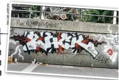  ?? ?? King Zack posiert neben seinem „Zack“-Piece, gesprüht am „Jungfernst­ieg Corner“am 22. Juni 1987.