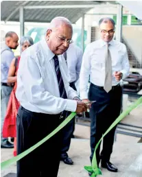  ??  ?? BPPL Chairman Sarath Amarasingh­e declaring open the new plant.