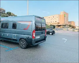  ?? LV ?? Una autocarava­na Cervelló aparcada junto al hospital de Calella