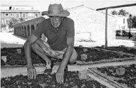  ?? Foto: S. Eckert ?? Pepe Fornés lernte das Handwerk von seiner Mutter.