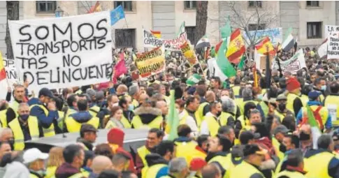  ?? // JOSÉ RAMÓN LADRA ?? Manifestac­ión de transporti­stas en Madrid el pasado mes de marzo