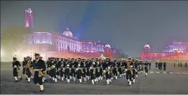  ?? ?? Soldiers rehearse for the Republic Day parade in New Delhi on Tuesday.