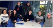  ?? (Photo L.) ?? De g. à d. : Isabelle, Magali, Jean-Marie, Christian, André, Christian Delaud et Jean-Marie Bories préparent « La Nuit du Livre ».