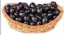  ??  ?? Indian blueberry or jamun fruits