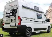  ??  ?? 1-Le 1 Mondéa, sur Fiat Ducato avec rehausse pour p loger son lit de pavillon.
2-Le 2 Bel Horizon, un moins de 5,50 m ultra futé. 3-Trois 3 modèles peuvent recevoir le skyroof en e gamme Séjour.
4-Le 4 Rando Camp, un court qui hérite aussi de d la nouvelle ambiance intérieure Séjour.