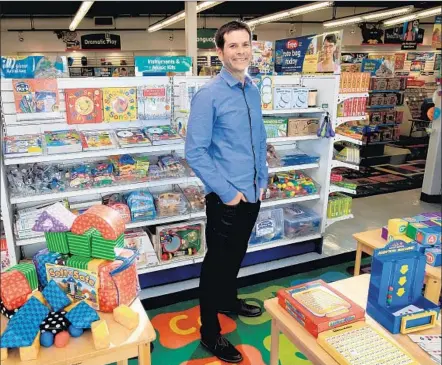  ?? Luis Sinco ?? CHIEF EXECUTIVE Bo Kaplan visits Lakeshore Learning Materials’ store and showroom in Carson. For years, Lakeshore’s primary customers were teachers shopping for their classrooms, but now parents are buying the company’s educationa­l products too.