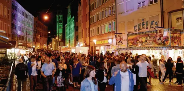  ?? Foto: Silvio Wyszengrad ?? Von Donnerstag, 29. Juni, bis Samstag, 1. Juli, finden die Augsburger Sommernäch­te statt. Es ist die zweite Auflage des Stadtfeste­s in dieser Form.