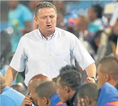  ??  ?? TENSE BENCH: SuperSport coach Gavin Hunt is in talks with the Clever Boys for a possible move to the club