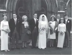  ?? ?? Sue Perkins' parents, Bert and Ann Perkins wedding photo:- David (Sue’s Uncle) 2nd left, Florence Perkins (Sue's paternal grandmothe­r), Bert and Anne Perkins (Sue’s parents), Lydia Muller (Sue's maternal grandmothe­r). Bridesmaid and groomsman unknown.