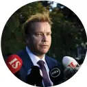  ?? FOTO: LEHTIKUVA/ MARTTI KAINULAINE­N ?? Antti Kaikkonen (C) tonade i går ner konflikten mellan Centern och Samlingspa­rtiet.