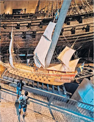  ?? ?? HMB ENDEAVOUR
Staring down the barrels: the British-built Japanese battleship Mikasa
The appliance of science: RRS Discovery was built specifical­ly for scientific research