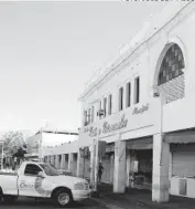  ?? FOTO: JOSÉ BETANZOS ?? > Comercios cerrados en el centro de Culiacán.